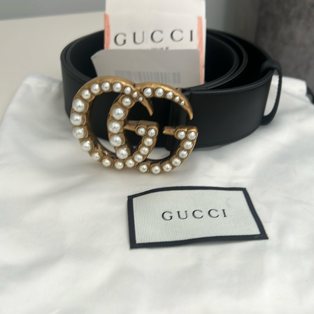 Gucci Pearl and gold belt size 90